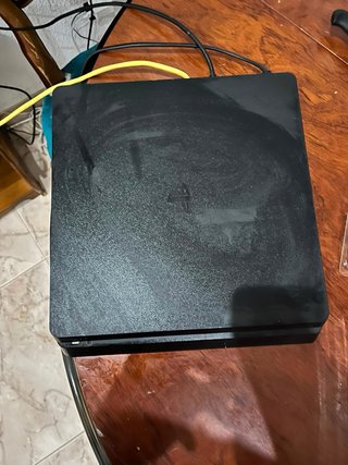 Ps4 1TB + Control bronce, se vende con dos fifas