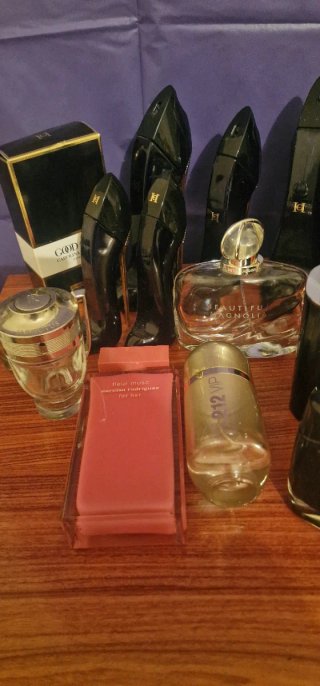 Frascos de perfume vacíos (varios)
