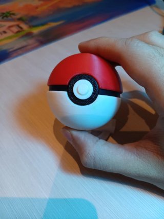 Poké Ball antiestrés con botón clicky