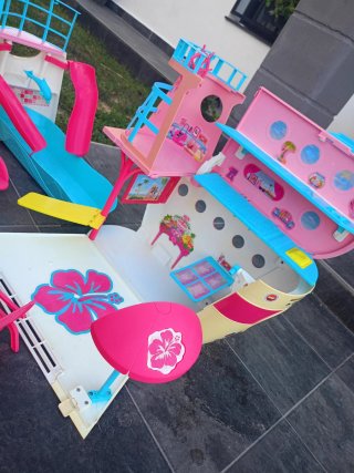 Barbie Dreamhouse Barco .Solo envío por inpost.