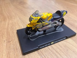 Modello Moto Honda NSR 500 Rossi 2001