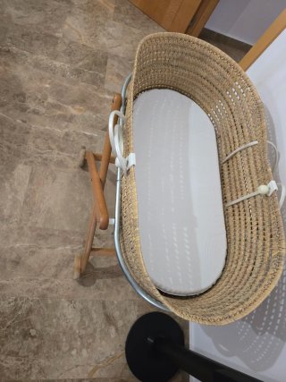 Moisés para bebé de mimbre - dos tipos de patas