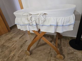 Moisés para bebé de mimbre - dos tipos de patas