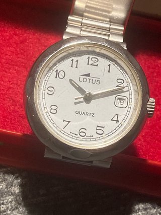 Reloj Lotus Quartz Mujer Plata Blanco funciona
