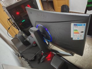 Monitor Asus XG27VQ Curvo