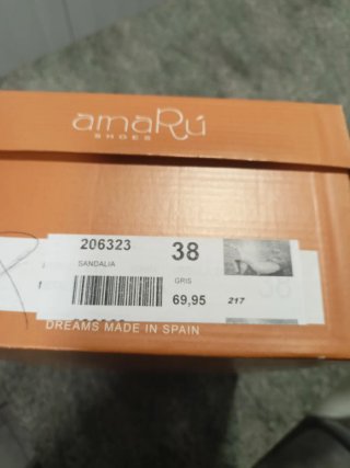 Zapatos de vestir plateados Amarú talla 38