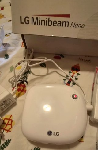 Proyector portátil Minibeam Nano PV150G