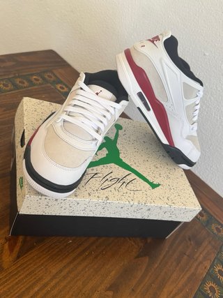 Zapatillas Nike Air Jordan Rojas y Blancas