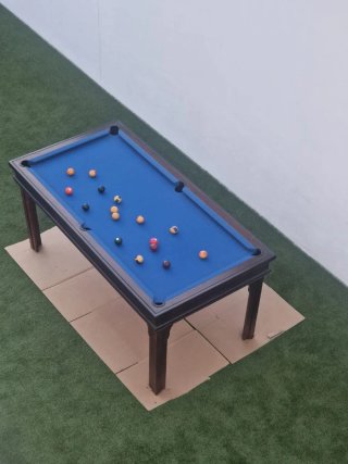 Mesa de billar de madera
