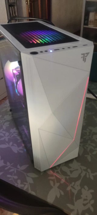 PC Gaming Blanco con RGB