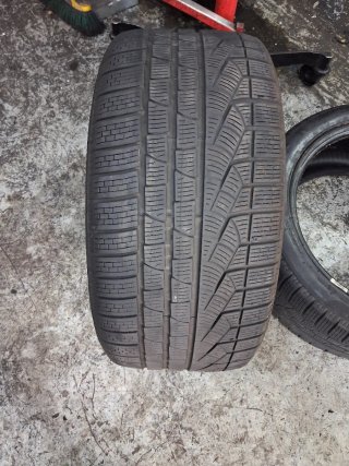 2 Neumáticos de invierno por 160€ 265/40/18 97V