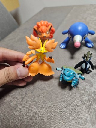 Lote de figuras y muñecos Pokémon