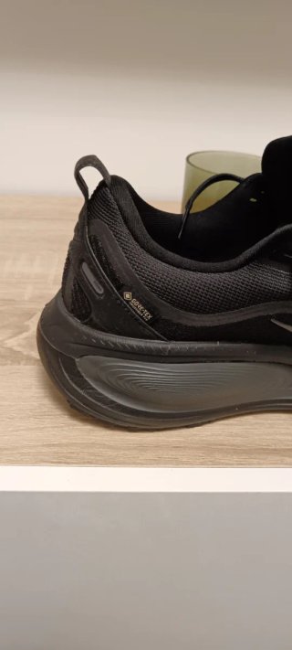 Zapatillas Nike Vomero 18 GTX Negras a estrenar