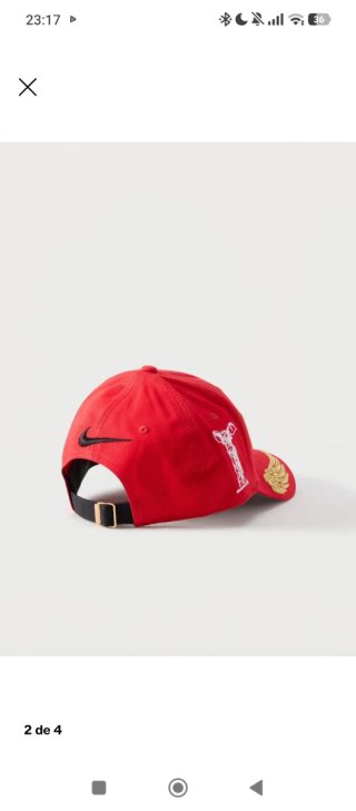 Gorra Nike Negra con Detalles Dorados