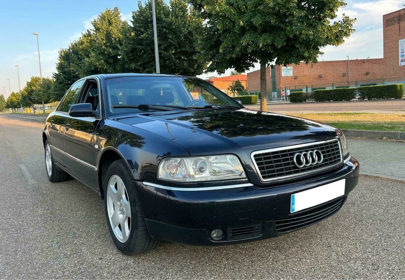 Audi A8 2.5tdi - foto 1