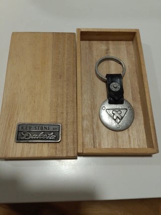 Llavero Vintage Key Stone by Dakota