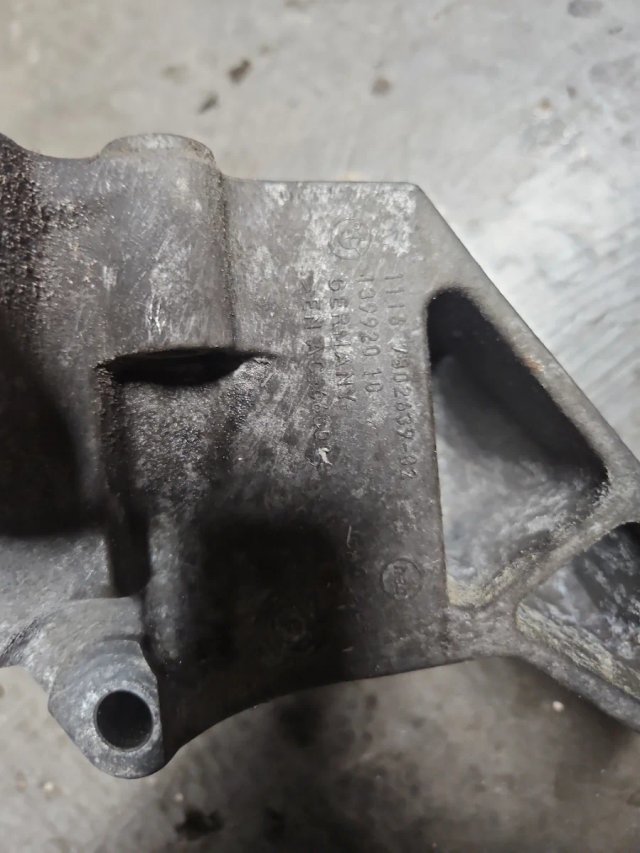 Soporte alternador BMW N47