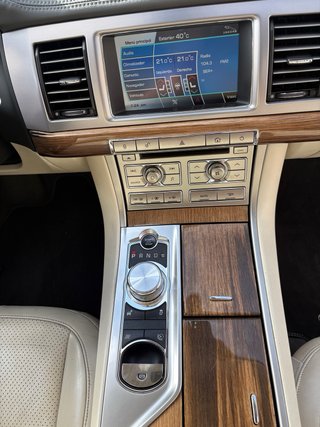 Jaguar XF 3.0 V6 Biturbo (Diesel)