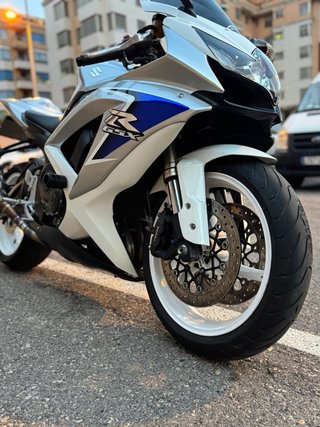 Suzuki GSXR 600 K8