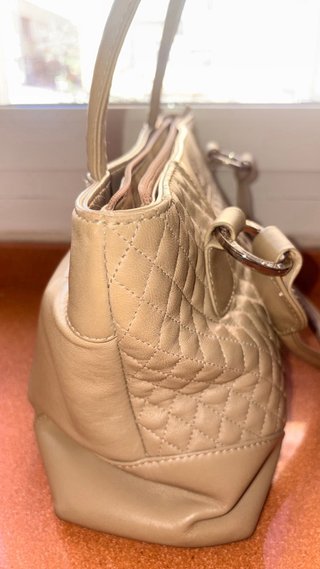 Bolso de piel de “Laura Valle”