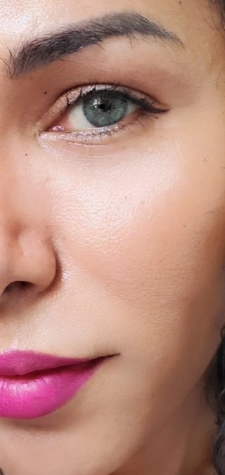 Lentillas de contacto verdes y azul