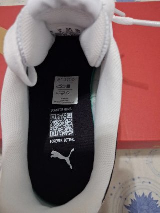 Zapatillas Puma Blancas y Negras