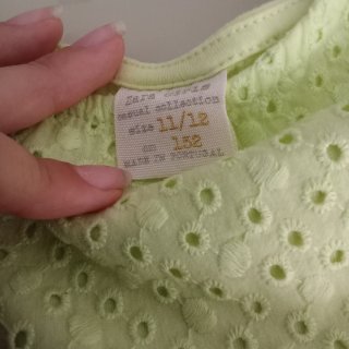 Blusa verde niña bordada