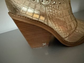 Botas