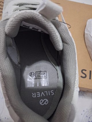 Zapatillas XL8 Mujer Grises y Blancas