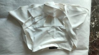 50 prendas de ropa y calzado muy cuidado.