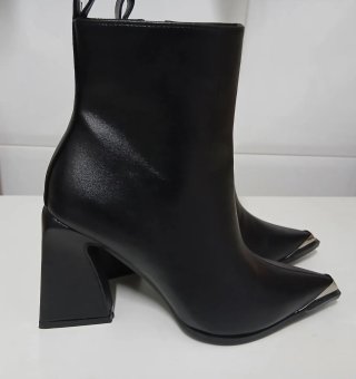 Botines punta metalizada tacón bloque