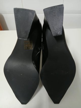 Botines punta metalizada tacón bloque