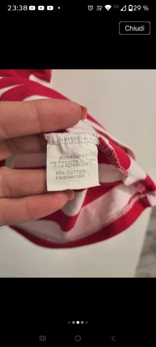 Maglietta C'est Monique a righe rosse e bianche