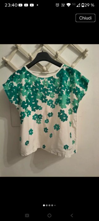 Maglietta Intrend fantasia fiori verde bianco
