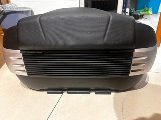 Baúl Shad 50L Negro/Plata