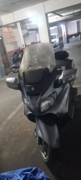 Suzuki Burgman 650gris