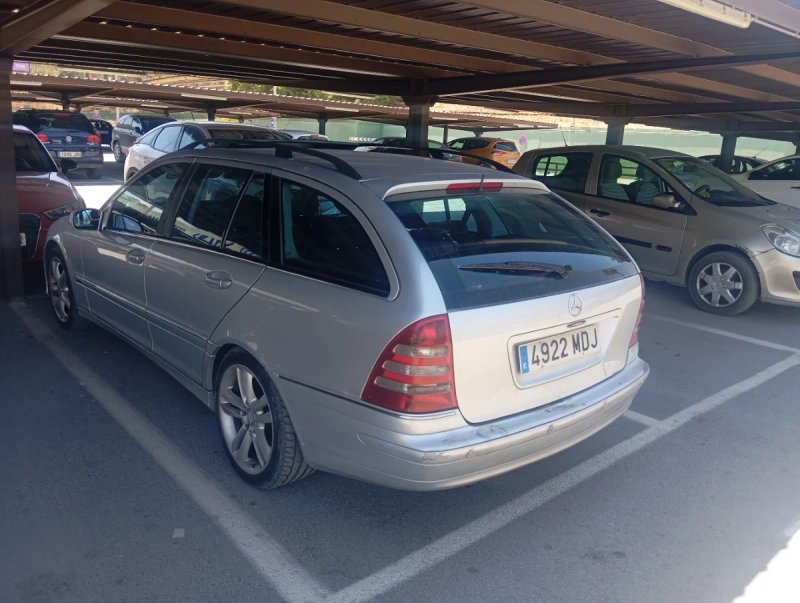 Mercedes-Benz Clase C 2005 - foto 1