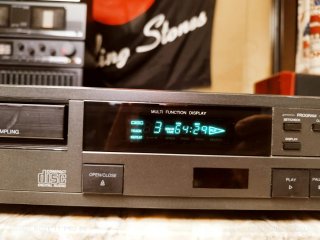 BLAUPUNKT COMPACT DISC PLAYER  MADE IN JAPAN