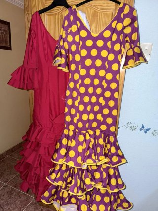 Vestidos de flamenca morado y rojo