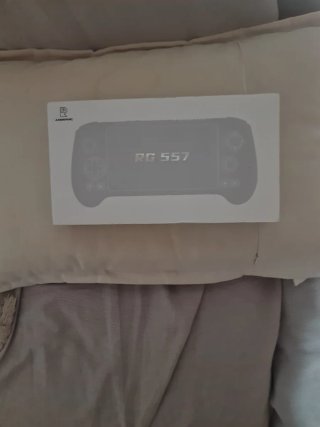 Anbernic RG557 con Tarjeta Micro SD