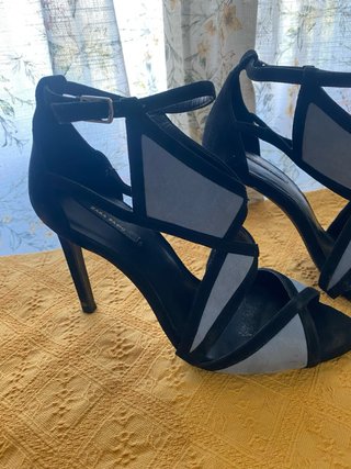 Zapatos de tacón Zara Basic