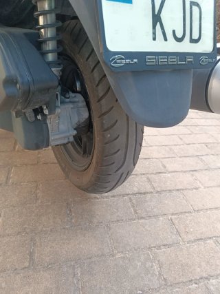 Suzuki Burgman 200 Negra