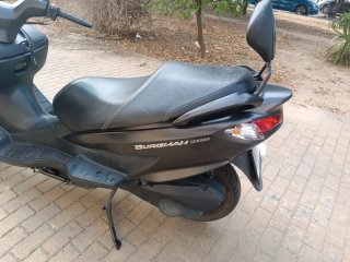 Suzuki Burgman 200 Negra