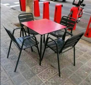 Sedia in metallo per terrazzo