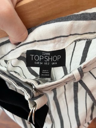 Pantalones capri rayas grises y blancas TopShop