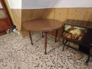 Muebles varios y estufa de leña