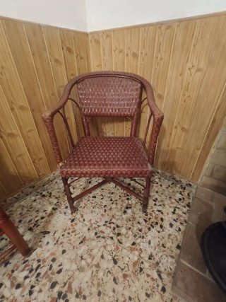 Muebles varios y estufa de leña
