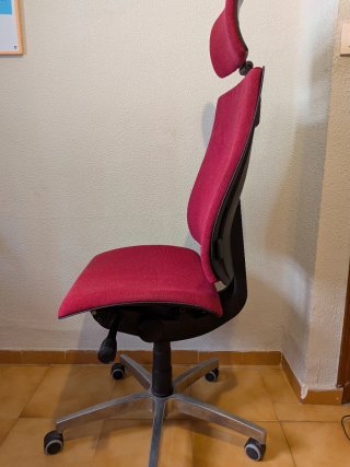 Silla de escritorio ergonómica roja