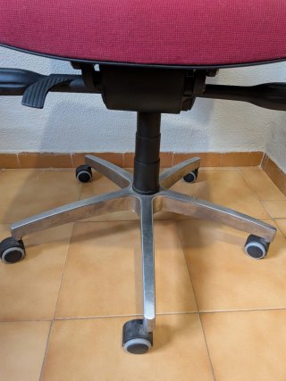 Silla de escritorio ergonómica roja