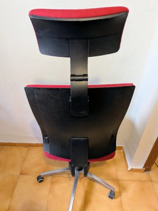 Silla de escritorio ergonómica roja